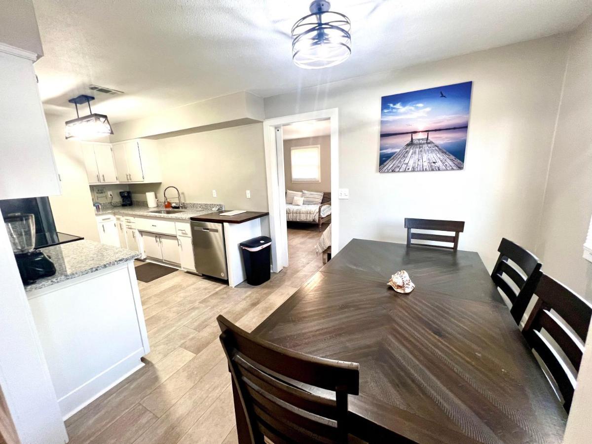 4/2 Home Close To Beach, Centrally Located! Гълфпорт Екстериор снимка