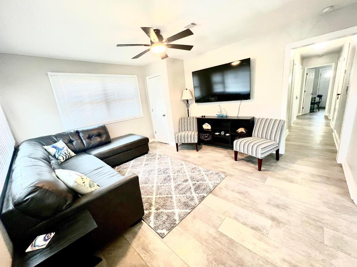 4/2 Home Close To Beach, Centrally Located! Гълфпорт Екстериор снимка
