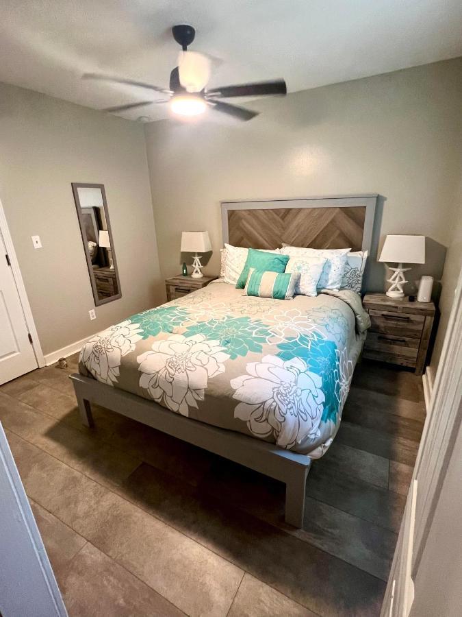 4/2 Home Close To Beach, Centrally Located! Гълфпорт Екстериор снимка